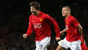 Gerard Pique bergabung ke Manchester United saat berusia 17 tahun dari akademi Barcelona. Performanya sebagai bek tengah sebenarnya baik, namun kalah bersaing dengan Rio Ferdinand dan Nemanja Vidic. Sempat dipinjamkan, Pique akhirnya memutuskan untuk kembali ke Barcelona. (AFP/Andrew Yates)