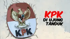 Pimpinan rapat paripurna DPR mengetuk palu pertanda para wakil rakyat sepakat revisi UU KPK menjadi RUU inisiatif DPR.  Hal tersebut disampaikan dalam sidang paripurna di Nusantara II, Senayan, Jakarta Pusat, Kamis (5/8).