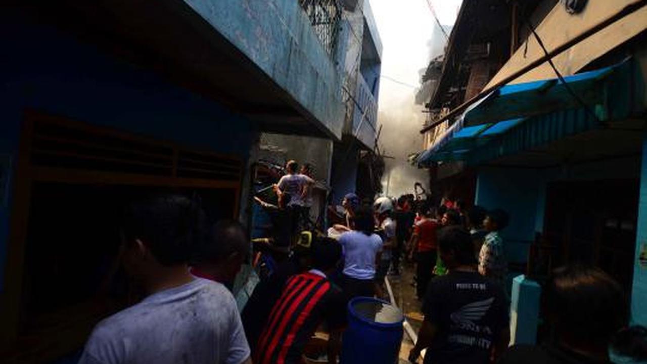 Ratusan rumah di Jembatan Besi, Tambora ludes dilalap api