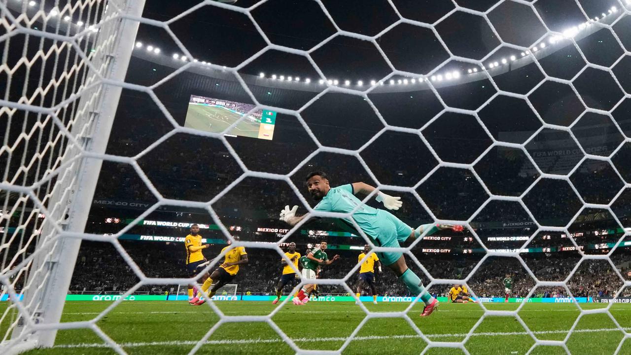FOTO: Meksiko Raih Tiket Babak 16 Besar Setelah Kalahkan Ekuador