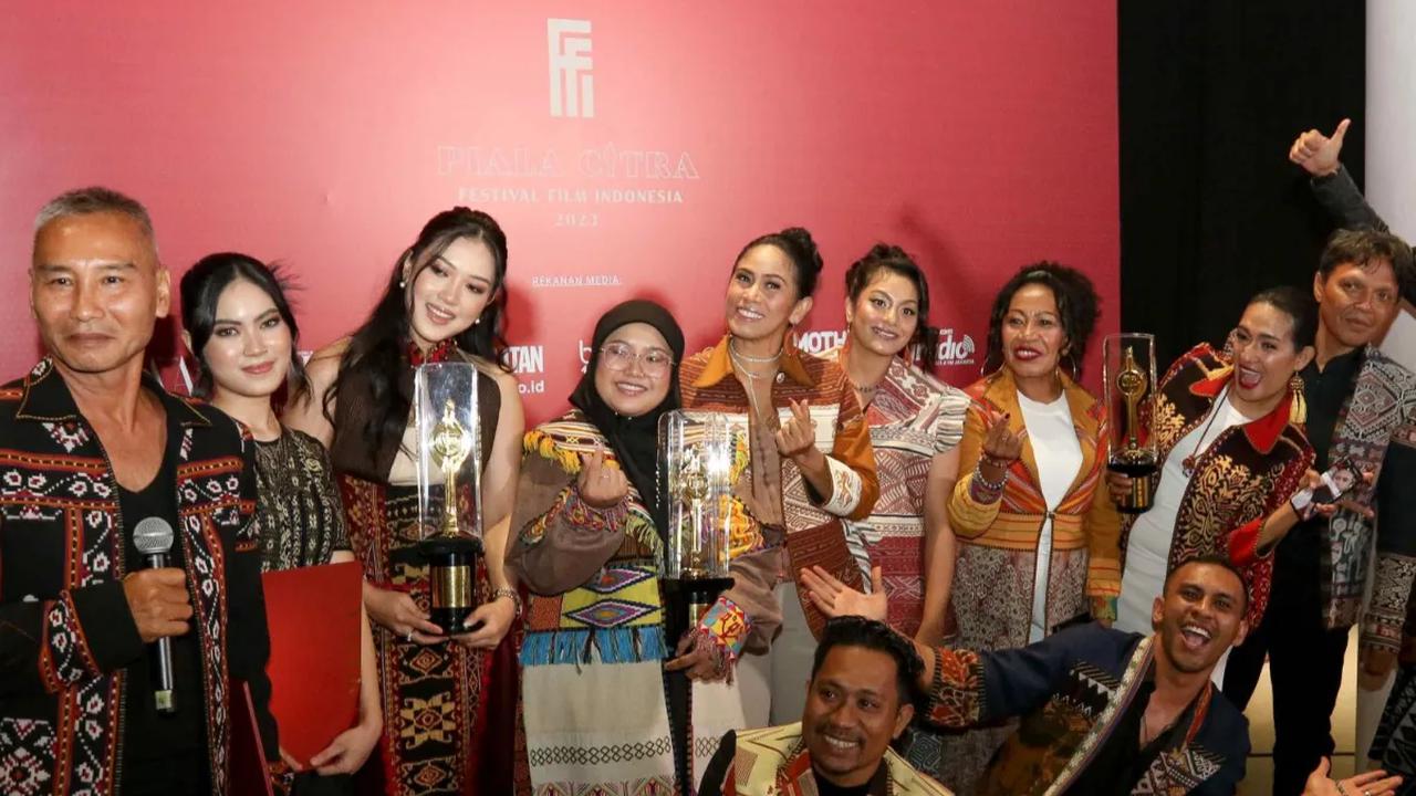 Piala Citra dianggap sebagai simbol tertinggi dalam penghargaan perfilman di Indonesia, menjadi prestasi bergengsi bagi insan perfilman tanah air.<br>