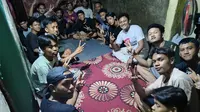 Doa bersama relawan dulur Gibran Cirebon optimis paslon 02 menang satu putaran.