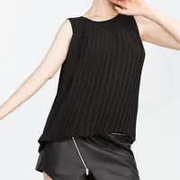 Penampilan stylish dengan sentuhan pleats. (sumber foto: zara.cn/pinterest)