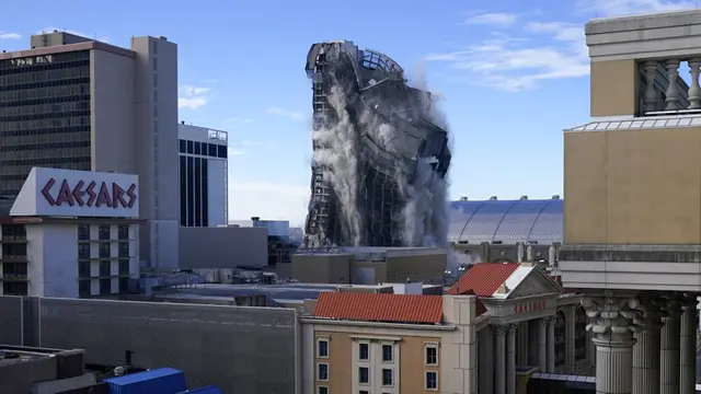 FOTO: Detik-Detik Kasino Trump Plaza Diledakkan
