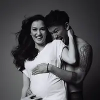 Atiqah Hasiholan dan Rio Dewanto. (Instagram/atiqahhasiholan)