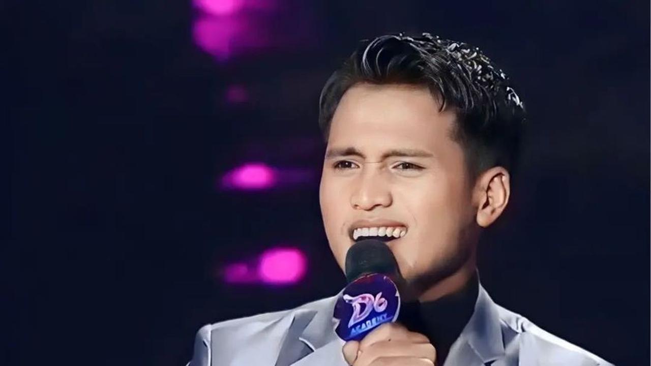 Potret Ganteng Juara D'Academy 6 Owan Boalemo yang Ternyata Berprofesi Sebagai Nelayan dan Guru