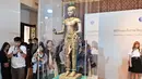 Museum Metropolitan telah mengumumkan pada bulan Desember lalu bahwa mereka akan mengembalikan lebih dari selusin artefak ke Thailand dan Kamboja setelah artefak-artefak tersebut dikaitkan dengan mendiang Douglas Latchford. (MANAN VATSYAYANA / AFP)