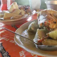 Lontong Tuyuhan Khas Rembang. (Liputan6.com/Ahmad Adirin)