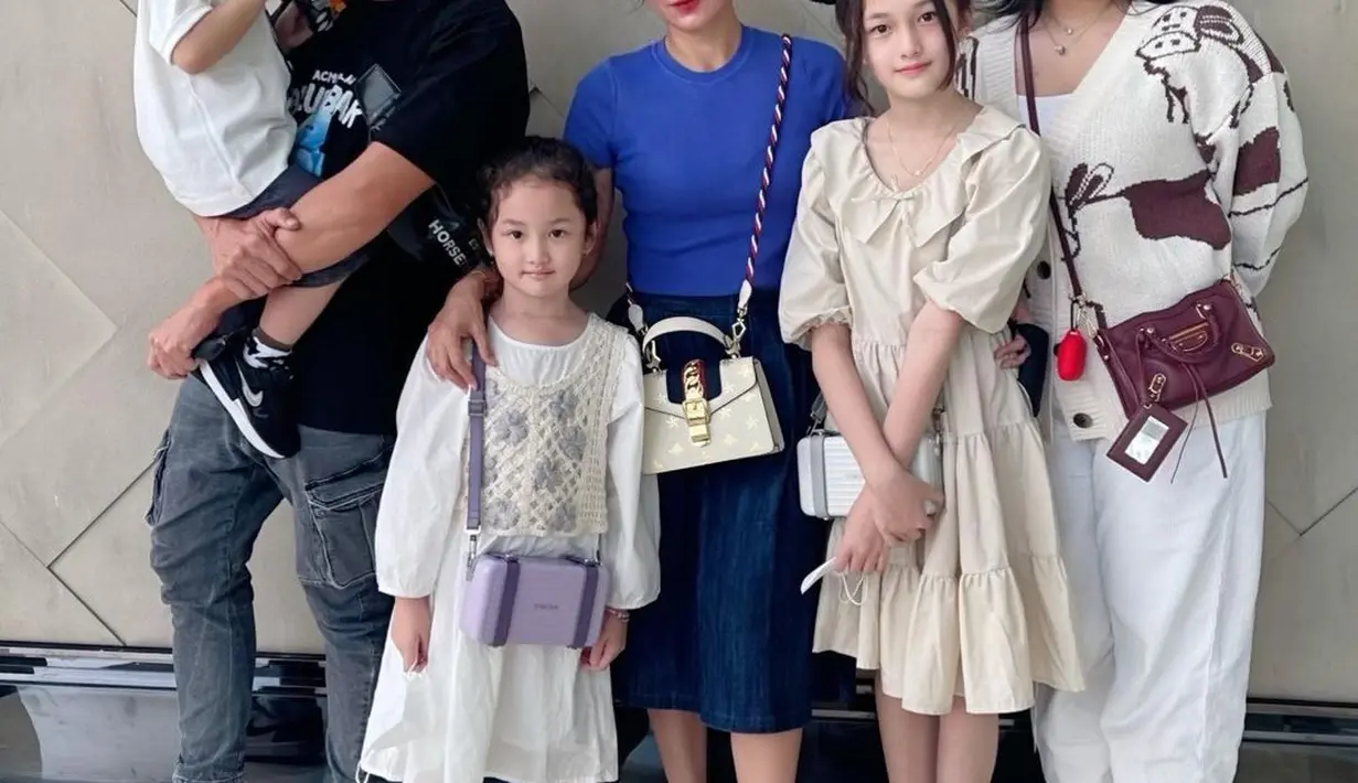 [Instagram/ussypratama]