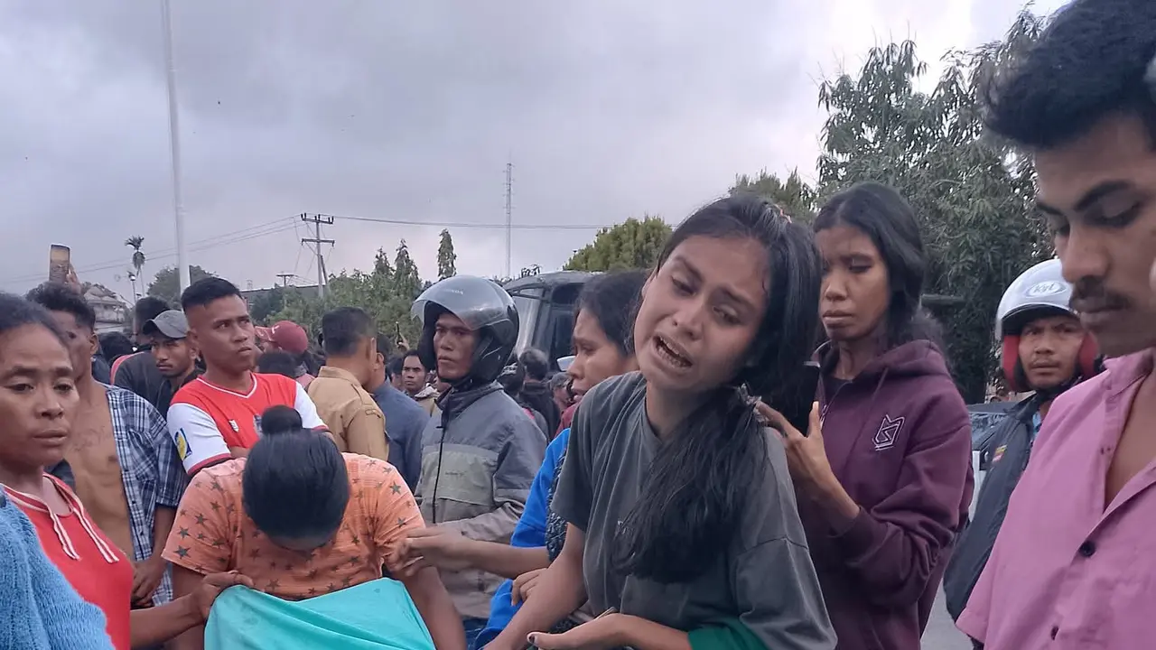 Massa bawa jenazah ke Mapolres Sumba Barat Daya