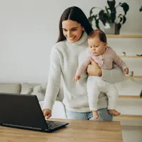 Yuk, simak panduan diet sehat untuk ibu bekerja agar tubuh tetap kuat menghadapi kesibukan tanpa harus menghabiskan banyak waktu. [Dok/freepik.com/senivpetro]