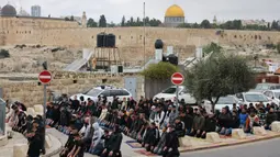 Sebelumnya, otoritas Israel memberlakukan pembatasan ketat terhadap warga untuk  Palestina. (AHMAD GHARABLI/AFP)