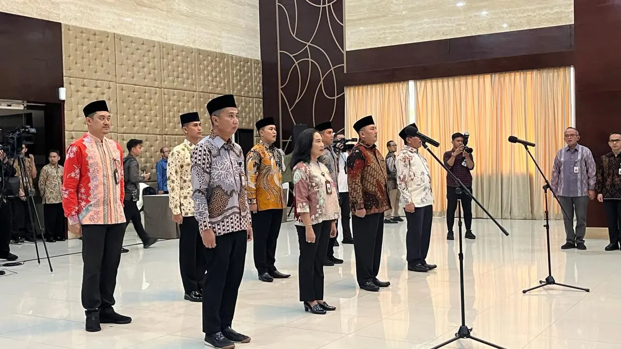 Menteri Sekretaris Negara (Mensesneg) Pratikno melantik Bey Machmuddin sebagai staf ahli bidang kehumasan dan komunikasi.
