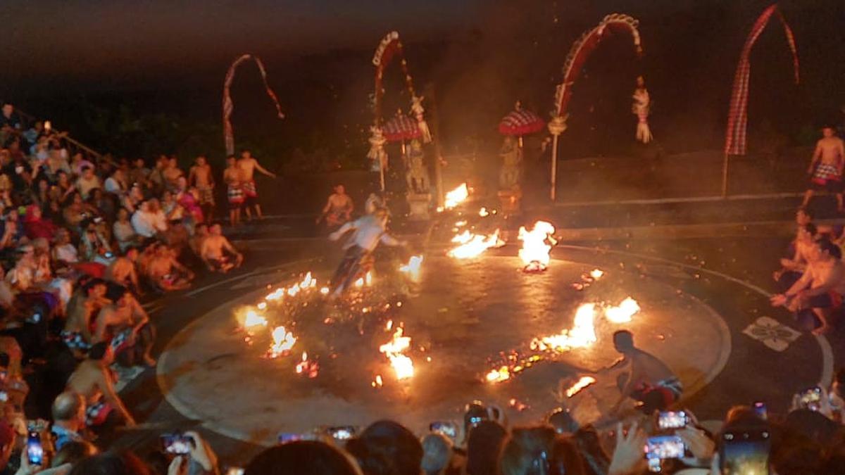 Tari Kecak Berawal dari Ritual Penolak Bala, Begini Kisahnya