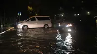Banjir 20-40 cm di Jalan Denpasar Kuningan, Jakarta Selatan. (TMC Polda Metro Jaya).