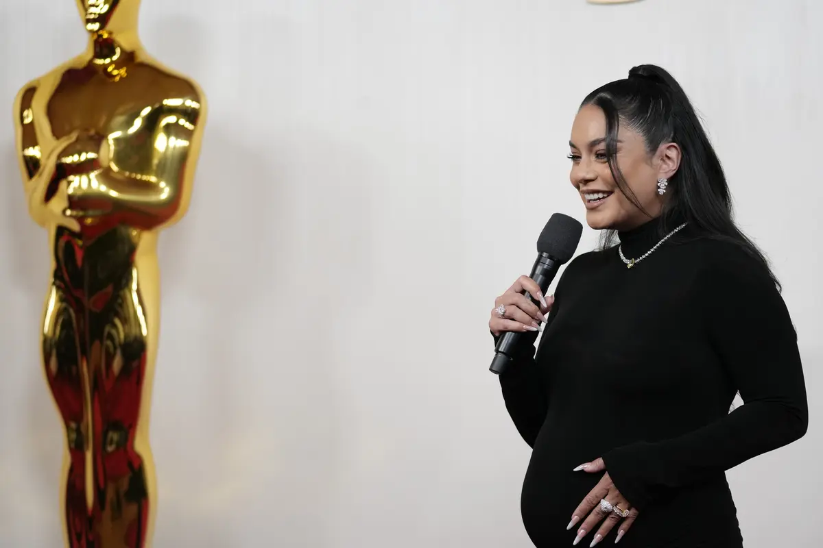Vanessa Hudgens Muncul dengan Perut Besar di Karpet Merah Oscar 2024, Sempat Bantah Hamil Duluan
