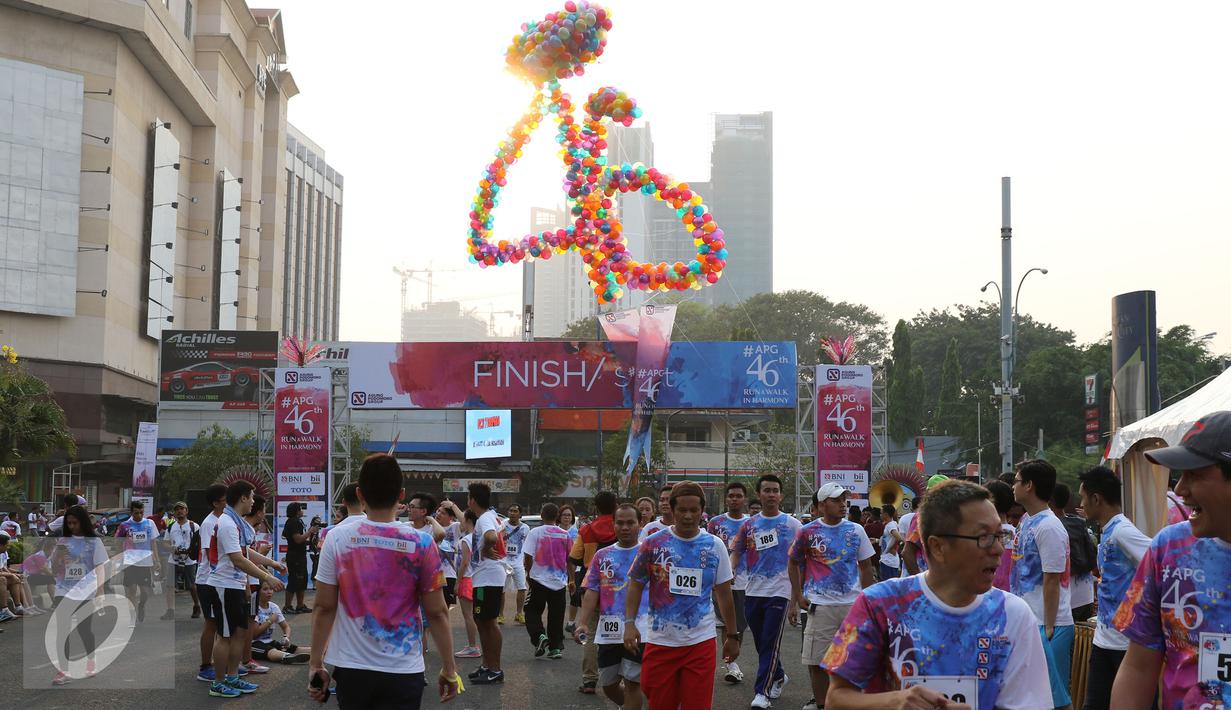 Suasana Run & Walk in Harmony,  Senayan City, Jakarta (27/09/2015). Sebanyak 3500 peserta mengikuti dan berpartipasi dalam Run & Walk in hHarmony sejauh 5 km. (Liputan6.com/Herman Zakharia)