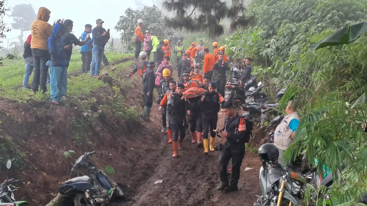 Top 3: Kisah Pilu Pendaki Gunung Marapi Tewas di Tugu Abel Tasman