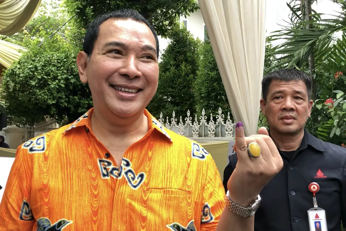 Ketua Umum Partai Berkarya Tommy Soeharto mencoblos Pemilu 2019.