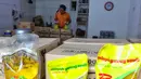 Komoditas utama yang berkontribusi terhadap inflasi bulanan tersebut diantaranya bawang merah, tomat, emas perhiasan, daging ayam ras, dan minyak goreng. (Liputan6.com/Angga Yuniar)