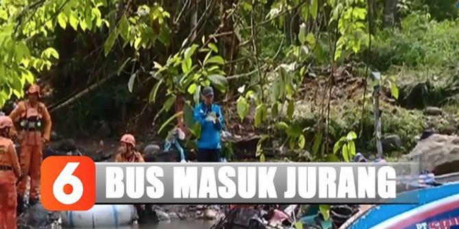 Begini Ketika Tim SAR Evakuasi Korban Bus Sriwijaya Jatuh di Pagar Alam