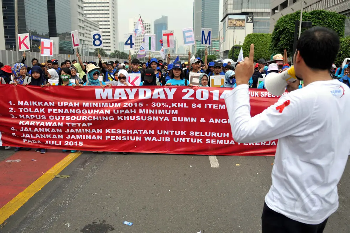 Aksi Buruh Padati Jalan MH Thamrin