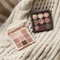 Pilihan nuansa hangat dan netral untuk riasan mata memesona di segala suasana.