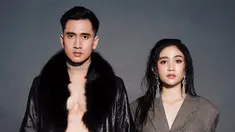 Tampil stunning, fashion stylish Verrell Bramasta dan Febby Rastanty di pemotretan terbarunya ini adalah Elco Frebliaman. Pasangan sinetron yang selalu bikin baper ini disebut mirip bahkan ada netizen yang menyebut jika mirip adalah jodoh. Meski sering dikira pacaran, bintang muda Indonesia menanggapi dengan santai bahkan mengungkapkan jika mereka hanya bersahabat. (Liputan6.com/IG/@febbyrastanty)