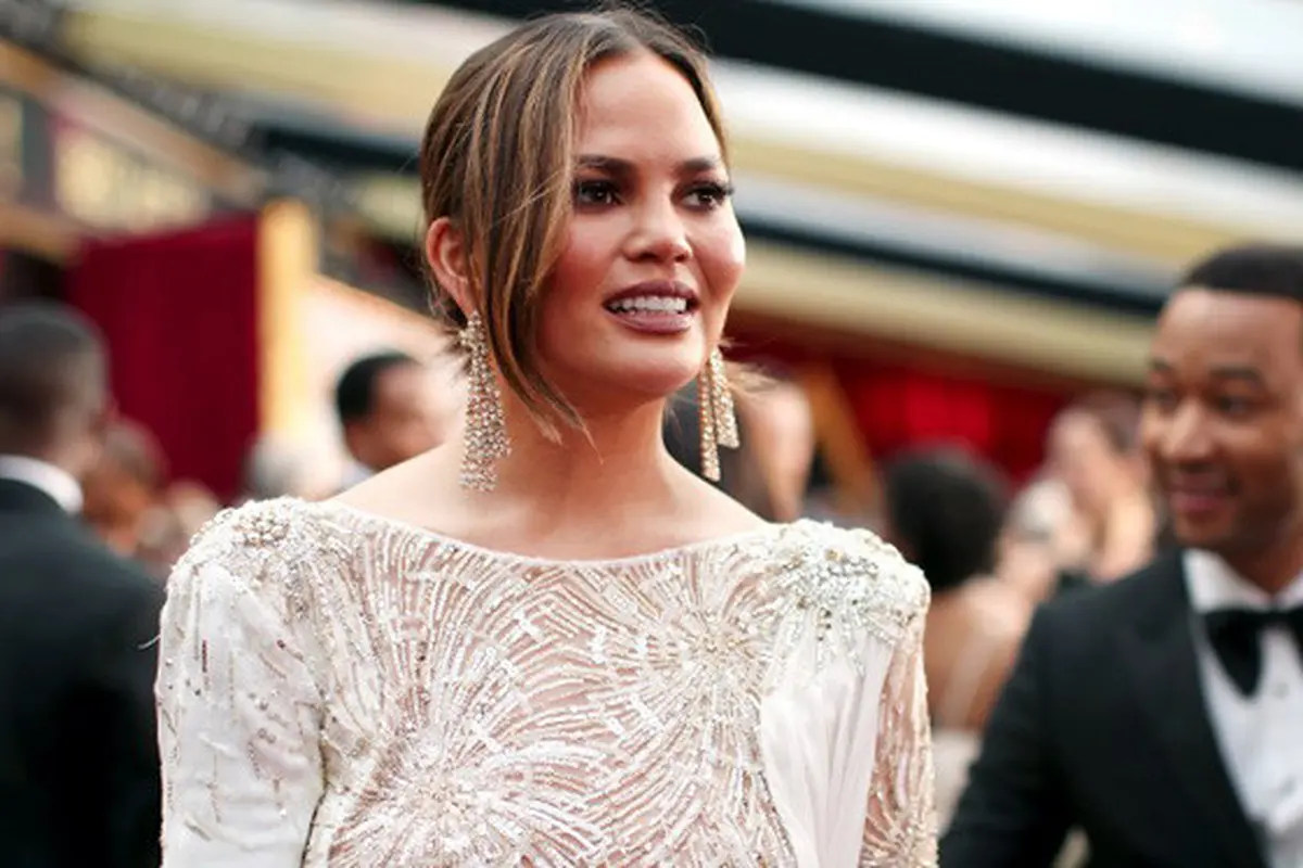 [Bintang] Chrissy Teigen dan John Legend