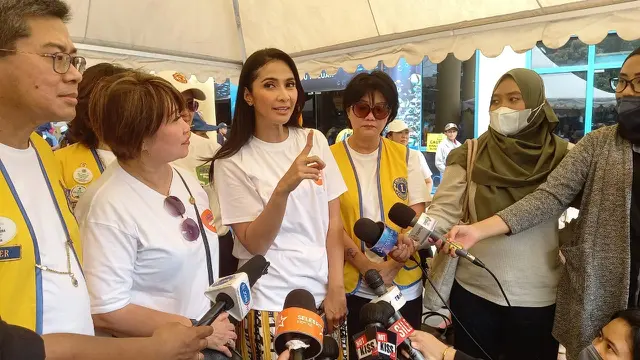 Perkumpulan Lions Indonesia distrik 307-B1 bersama dengan artis Maudy Koesnaedi