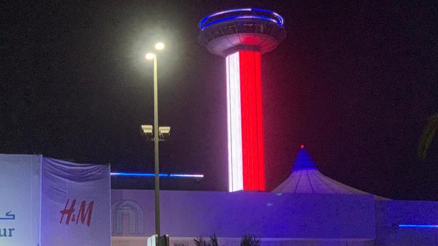 Visual bendera merah putih tampil di Marina Tower Abu Dhabi pada Sabtu 17 Agustsu 2019 (Liputan6.com/KBRI Abu Dhabi)