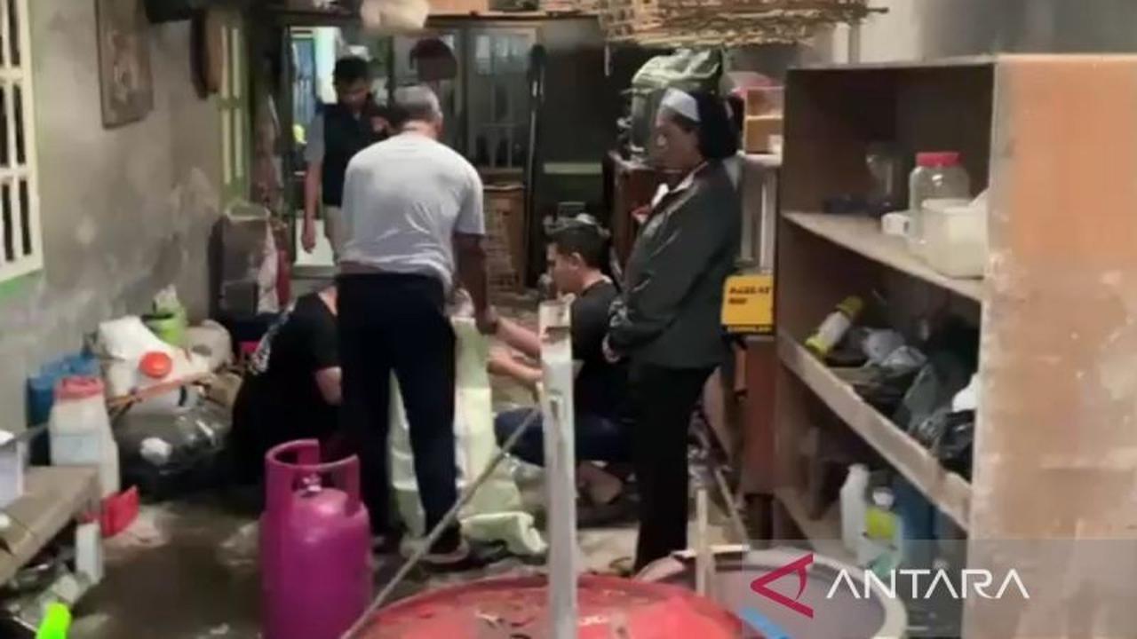 Polda Bengkulu Sita Ratusan Liter Miras Ilegal dari Rumah Produksi di Kepahiang dan Rejang Lebong