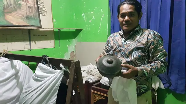 Tabuh Gong Renteng Ki Muntili Cirebon Satukan Warga Desa