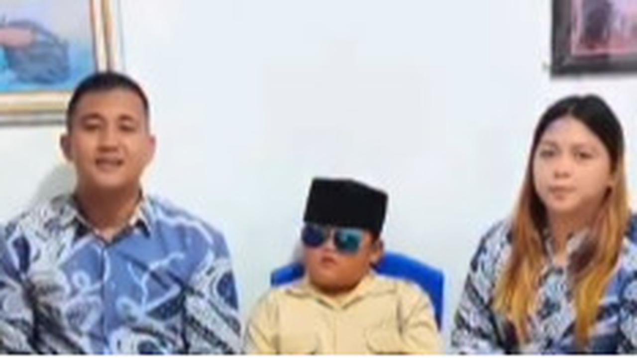 Bikin Gemas! Bocah 'Gemoy' Mirip Prabowo Ini Dapat Kejutan Hadiah dari Presiden
