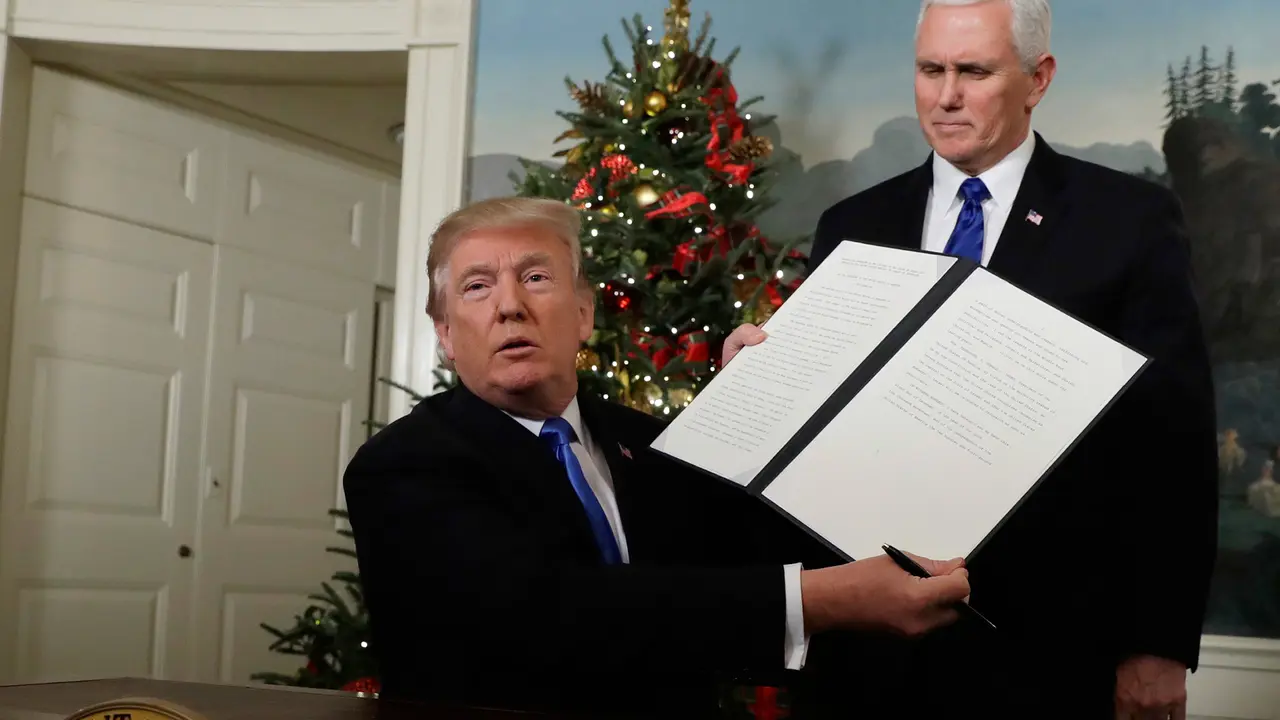 Sah Jadi Ibukota Israel, Ini Dokumen yang di Tandatangani Donald Trump