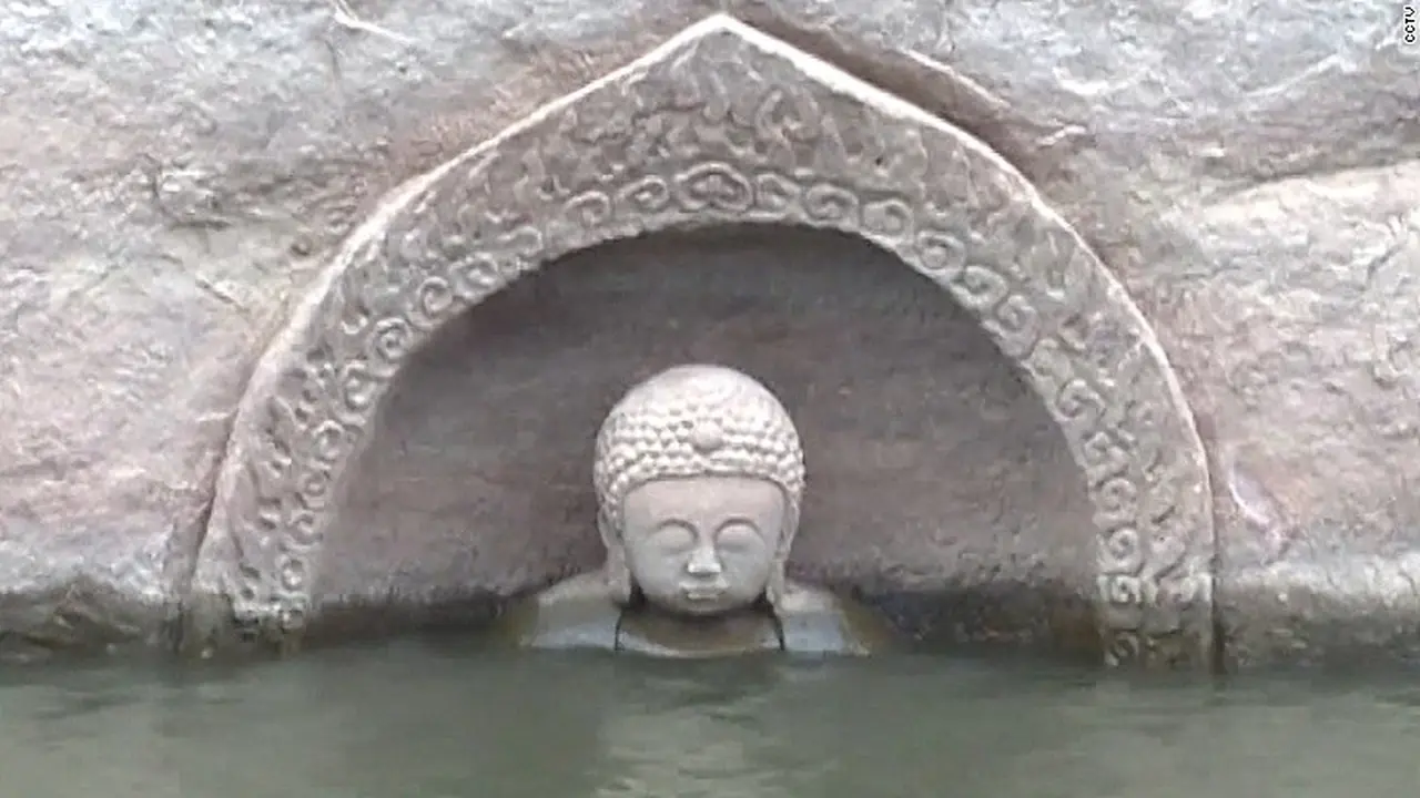 Patung Buddha kuno, yang diperkirakan berusia 600 tahun ditemukan di China