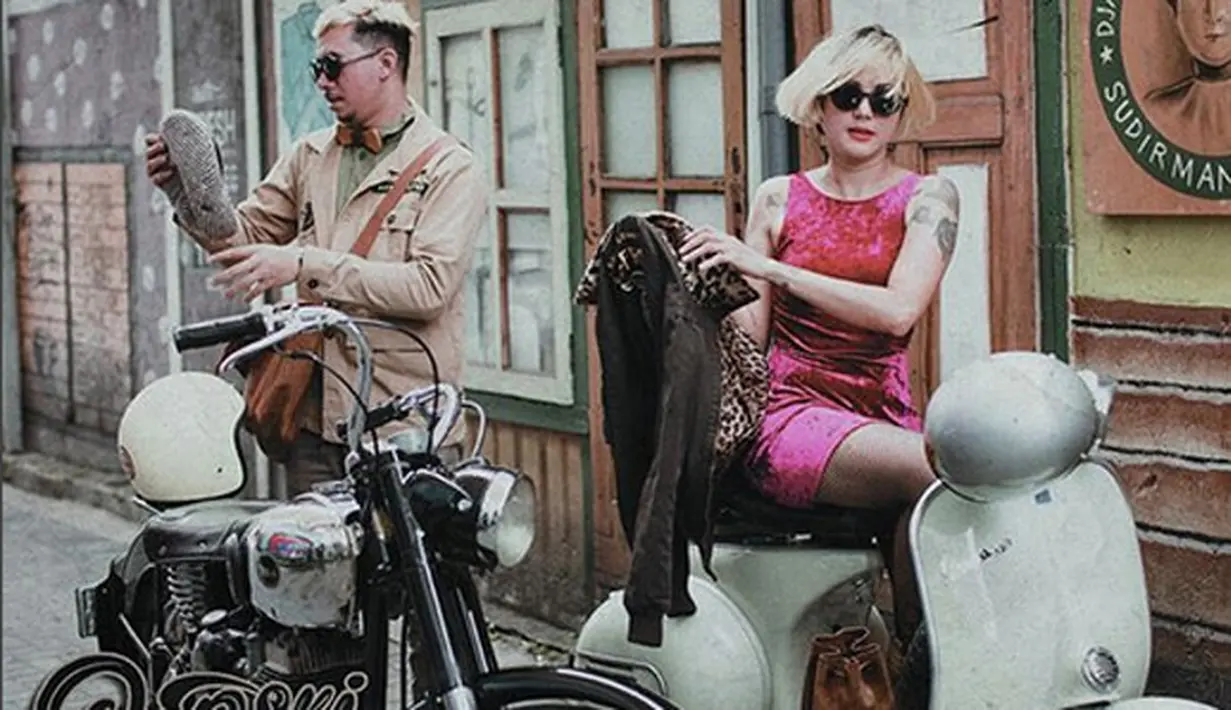 "Serba dadakan, tanpa persiapan matang.. Alhamdulillah banyak temen-temen yg support dan alhasil kaya gini. So Glad!. taken at : 21-22 Jan 2018," tulis keterangan foto yang diunggah pada 23 Maret silam. (Instagram/popsovia)