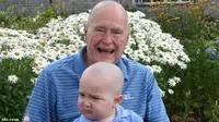 Demi Bocah Leukemia, Eks Presiden AS George Bush Gunduli Kepala!