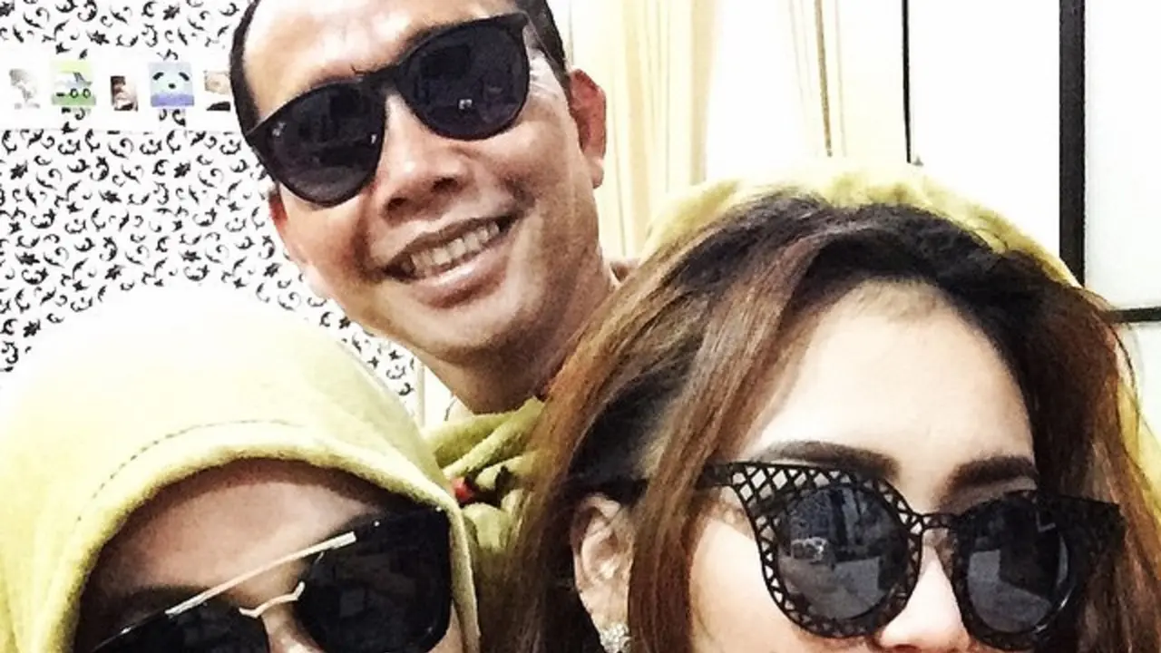 [Bintang] Ayu Ting Ting dan Umi Kalsum