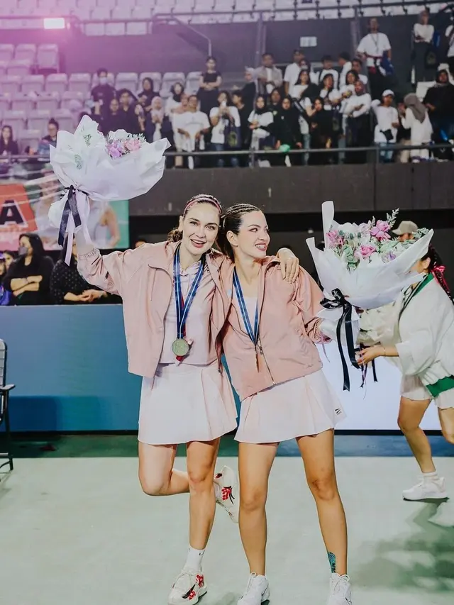 Luna Maya dan Nia Ramadhani Menang Lagi-Lagi Tenis