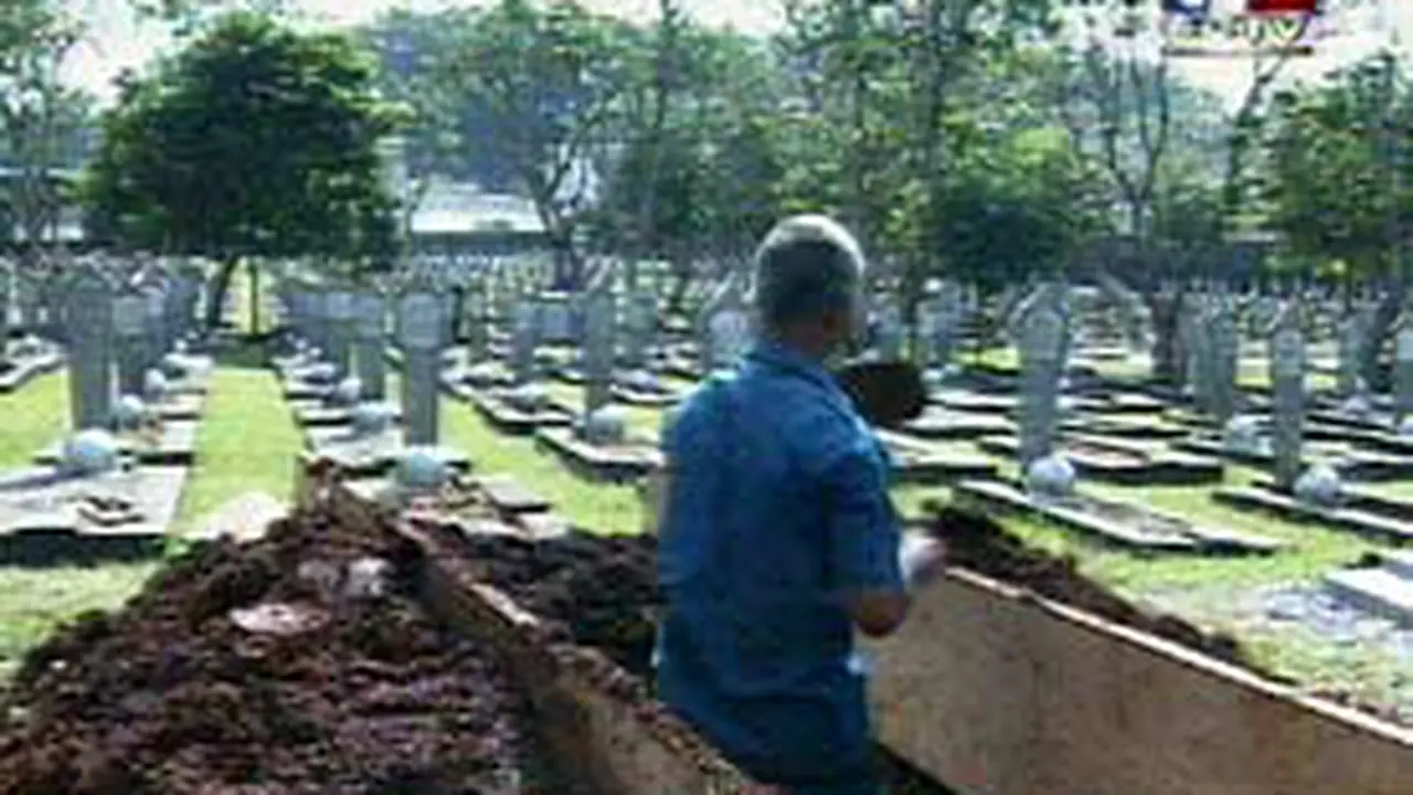 050701bLopaKubur.jpg