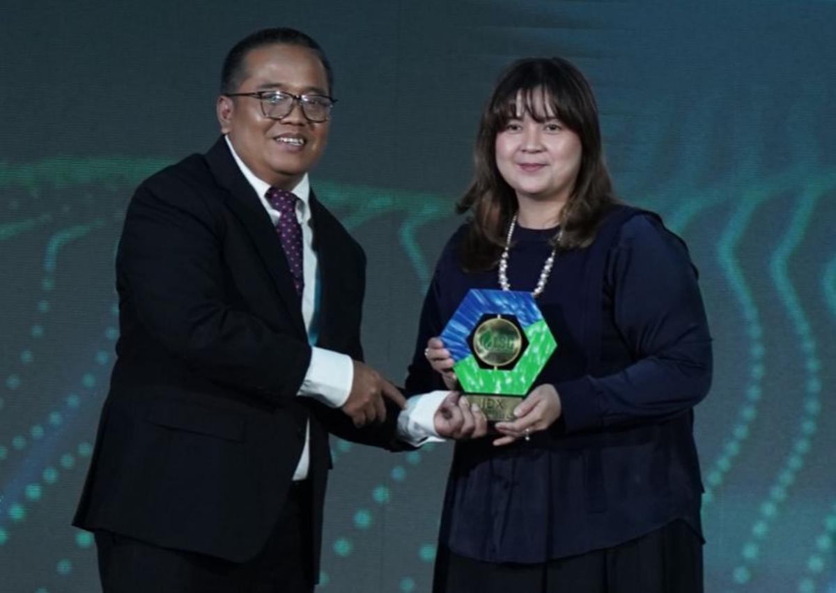 Kukuhkan Komitmen Digital dan ESG, XLSMART Raih 3 Penghargaan Bergengsi Sekaligus
