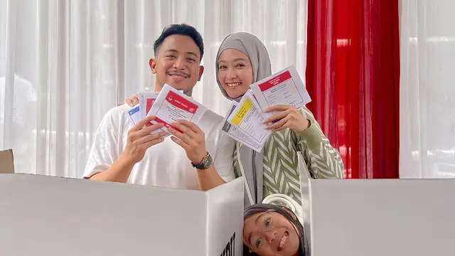 Potret 9 Pasangan Artis Kompak Pergi Nyoblos, Wajah Sumringah Usai Pakai Hak Pilih