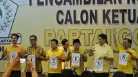 Bakal calon ketua umum Golkar yakni Aziz Syamsuddin, Mahyudin, Setya Novanto, Ade Komarudin, Airlangga Hartato, dan Priyo Budi Santoso. 
