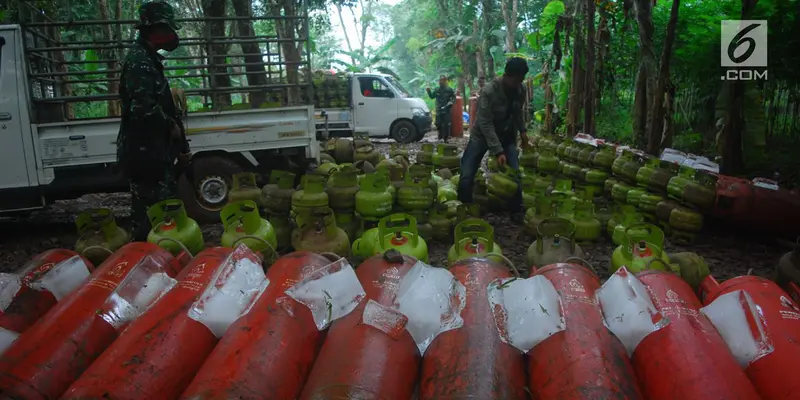 TNI Ikut Gerebek Pengoplosan Gas di Rumpin Bogor