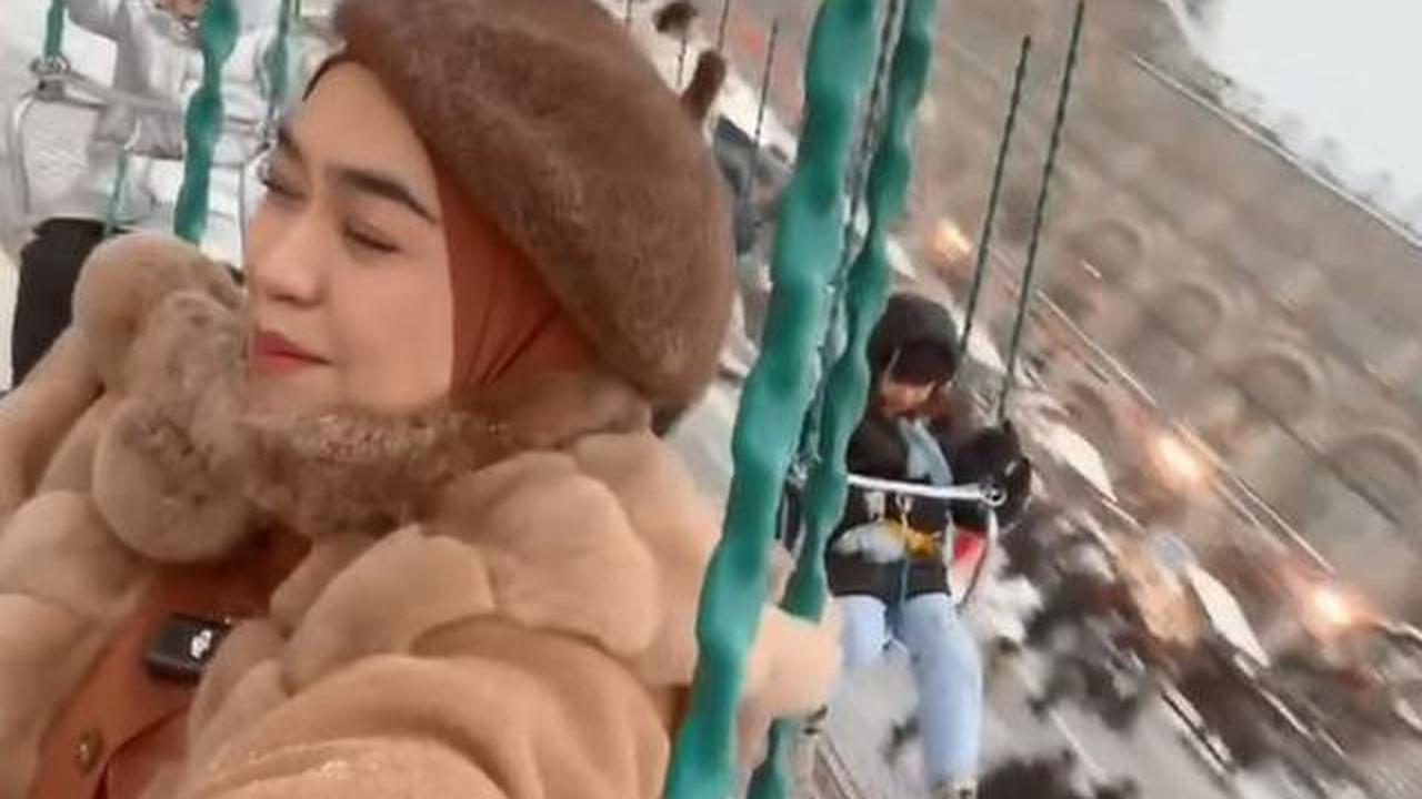 6 Gaya Ria Ricis Liburan di Moskow yang Dinginnya Sampai -25C, Tetap Tampil Modis