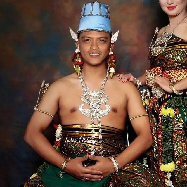 6 Editan Seleb Hollywood Pakai Baju Pengantin Ini Bikin Ketawa Geli