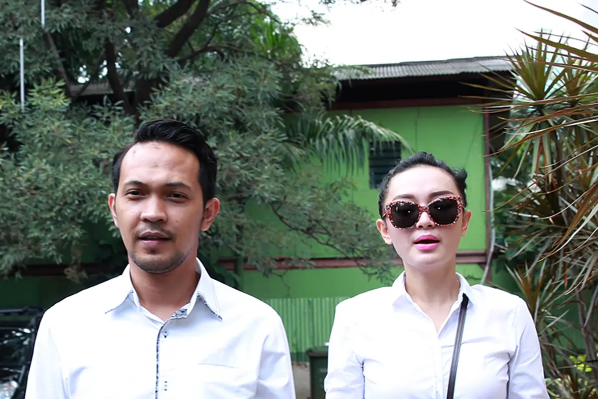 [Bintang] Zaskia Gotik dan kekasihnya Arief Fitriansah
