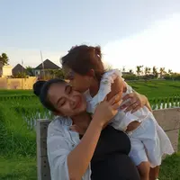 Mengetahui arti di balik nama anak laki-laki kedua Happy Salma. (instagram/happysalma)