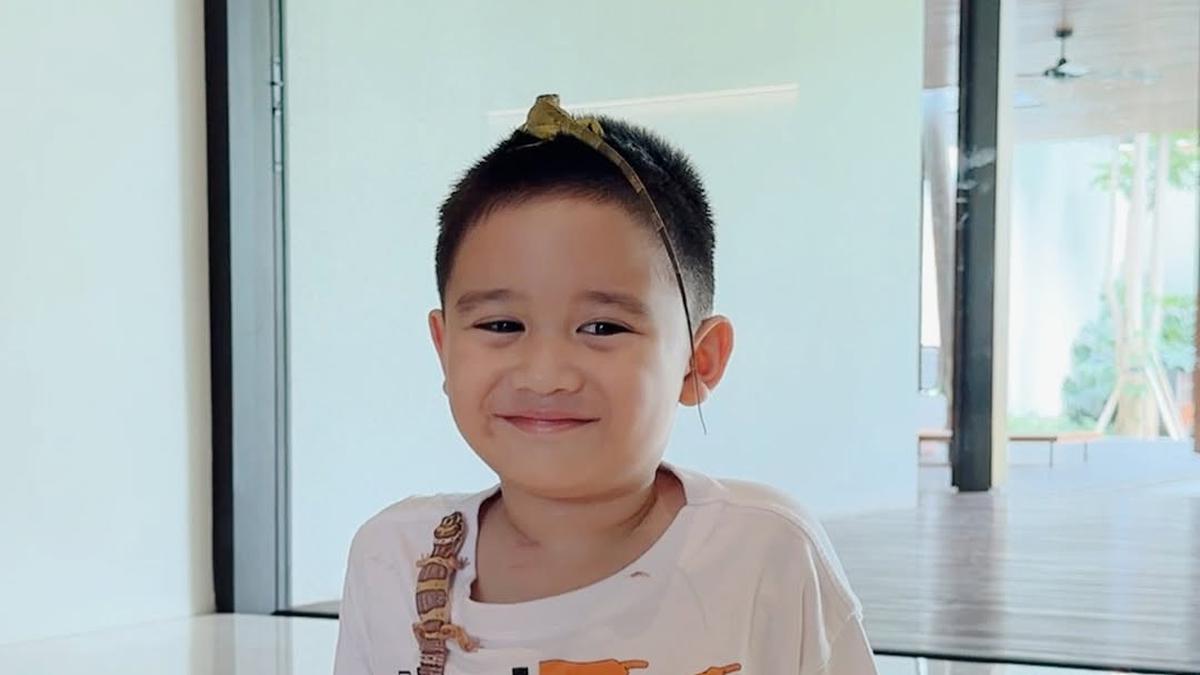Mulai dari Katak hingga Iguana, Begini Momen Anak Citra Kirana dan Rezky Aditya Athar yang Punya Berbagai Hewan Peliharaan